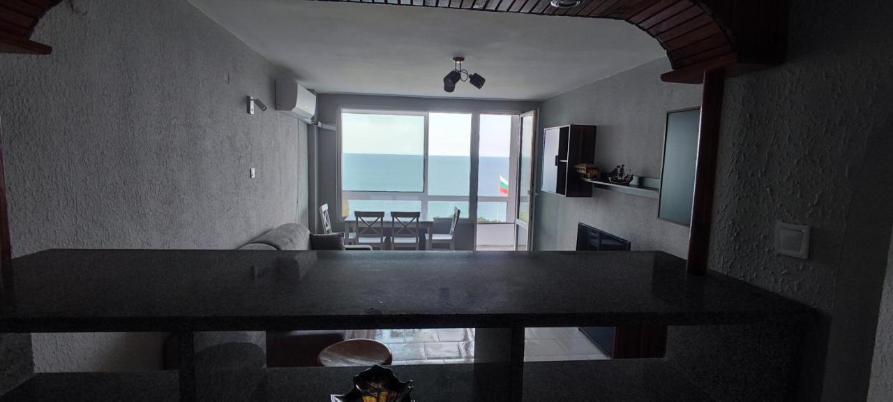 Sea View Flora Apartment Burgas Ngoại thất bức ảnh