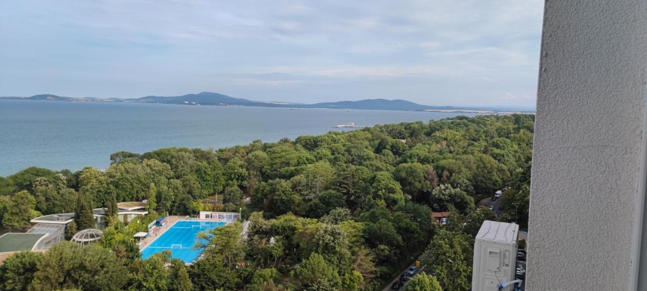 Sea View Flora Apartment Burgas Ngoại thất bức ảnh